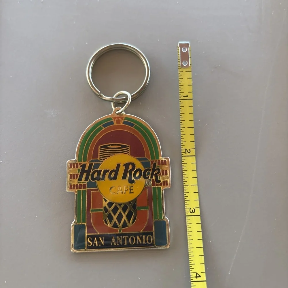 Vintage New Old Stock Hard Rock Cafe Enameled Keychain San Antonio